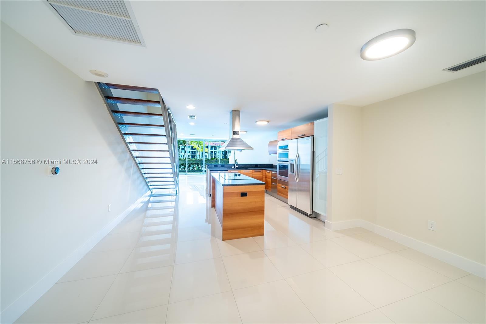 2950 NE 188th St 140, Aventura, Florida 33180, 2 Bedrooms Bedrooms, ,3 BathroomsBathrooms,Residentiallease,For Rent,2950 NE 188th St 140,A11568756