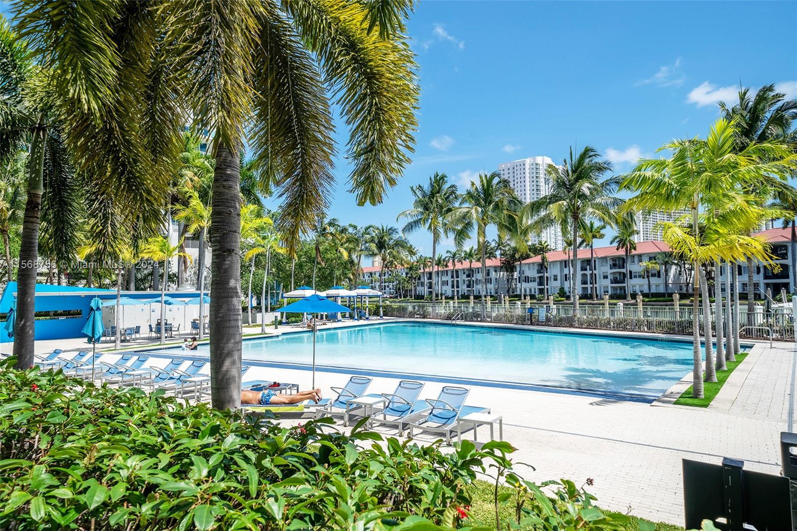 2950 NE 188th St 140, Aventura, Florida 33180, 2 Bedrooms Bedrooms, ,3 BathroomsBathrooms,Residentiallease,For Rent,2950 NE 188th St 140,A11568756