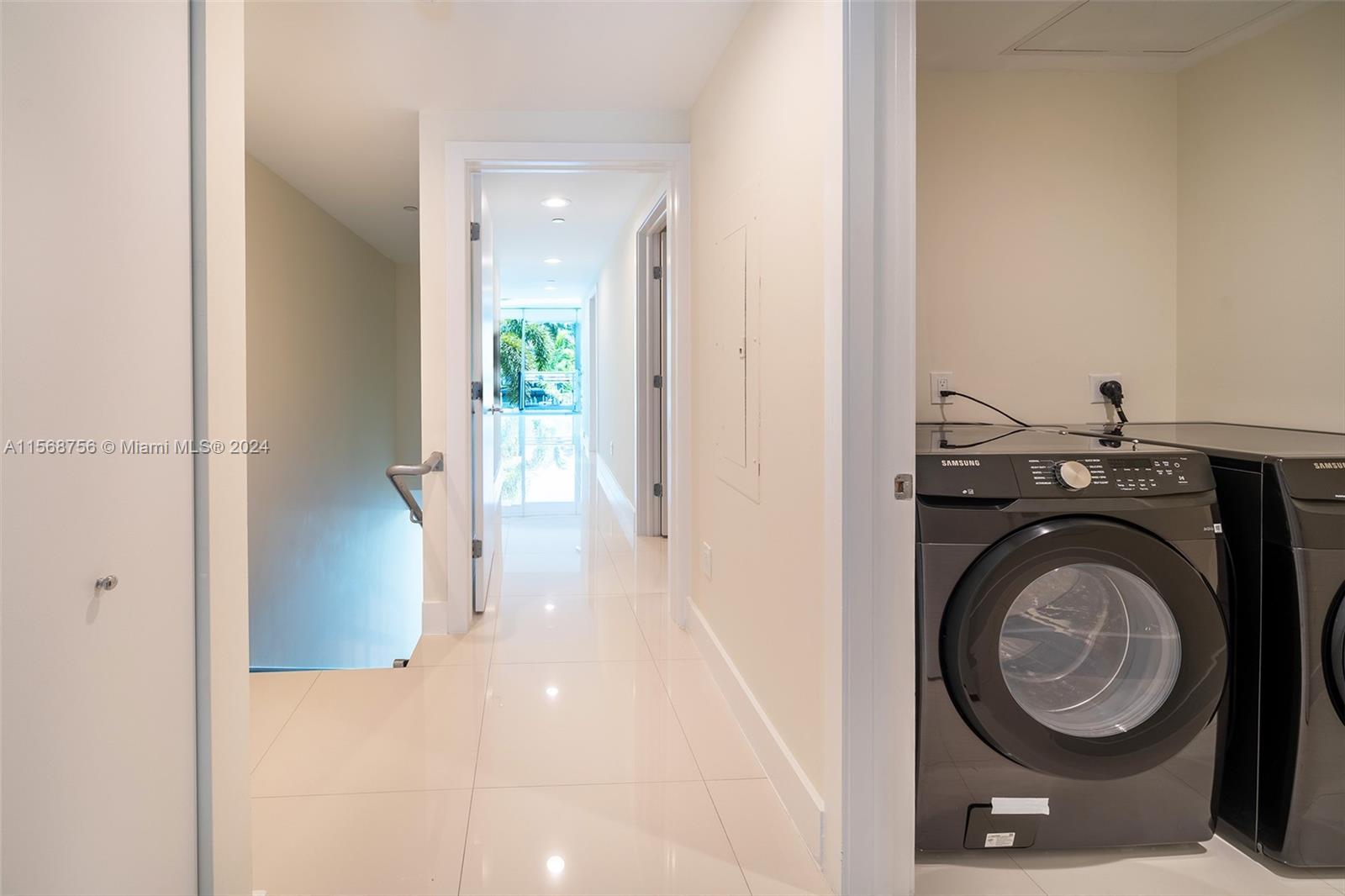 2950 NE 188th St 140, Aventura, Florida 33180, 2 Bedrooms Bedrooms, ,3 BathroomsBathrooms,Residentiallease,For Rent,2950 NE 188th St 140,A11568756