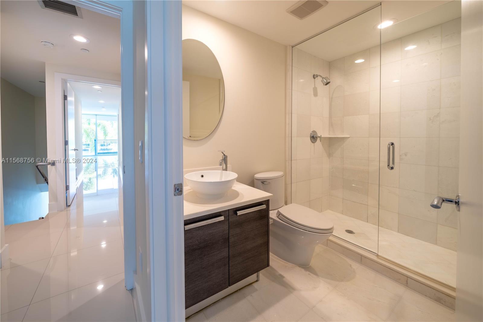 2950 NE 188th St 140, Aventura, Florida 33180, 2 Bedrooms Bedrooms, ,3 BathroomsBathrooms,Residentiallease,For Rent,2950 NE 188th St 140,A11568756