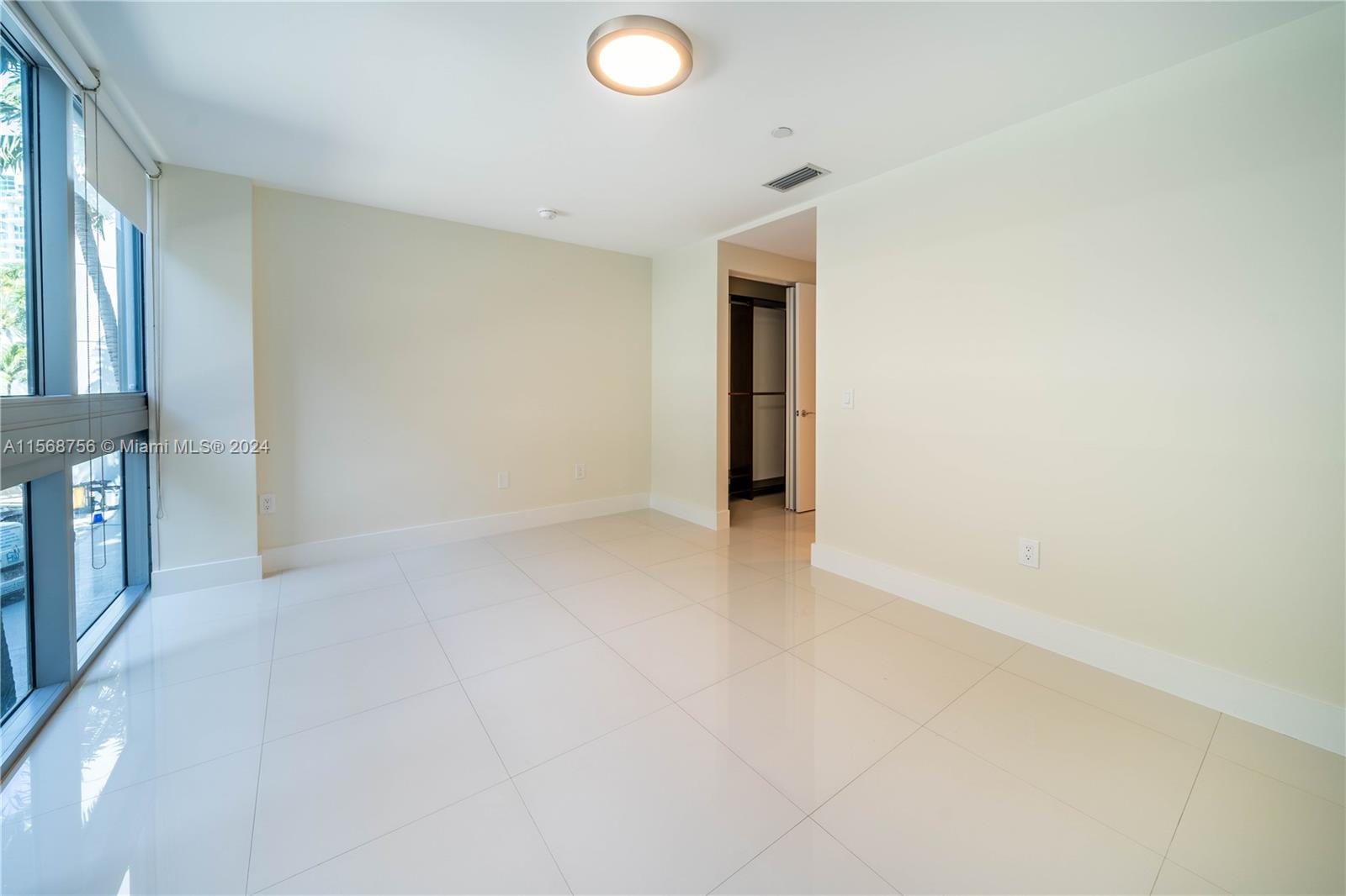 2950 NE 188th St 140, Aventura, Florida 33180, 2 Bedrooms Bedrooms, ,3 BathroomsBathrooms,Residentiallease,For Rent,2950 NE 188th St 140,A11568756