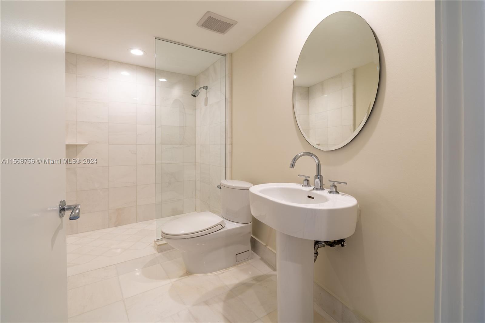 2950 NE 188th St 140, Aventura, Florida 33180, 2 Bedrooms Bedrooms, ,3 BathroomsBathrooms,Residentiallease,For Rent,2950 NE 188th St 140,A11568756