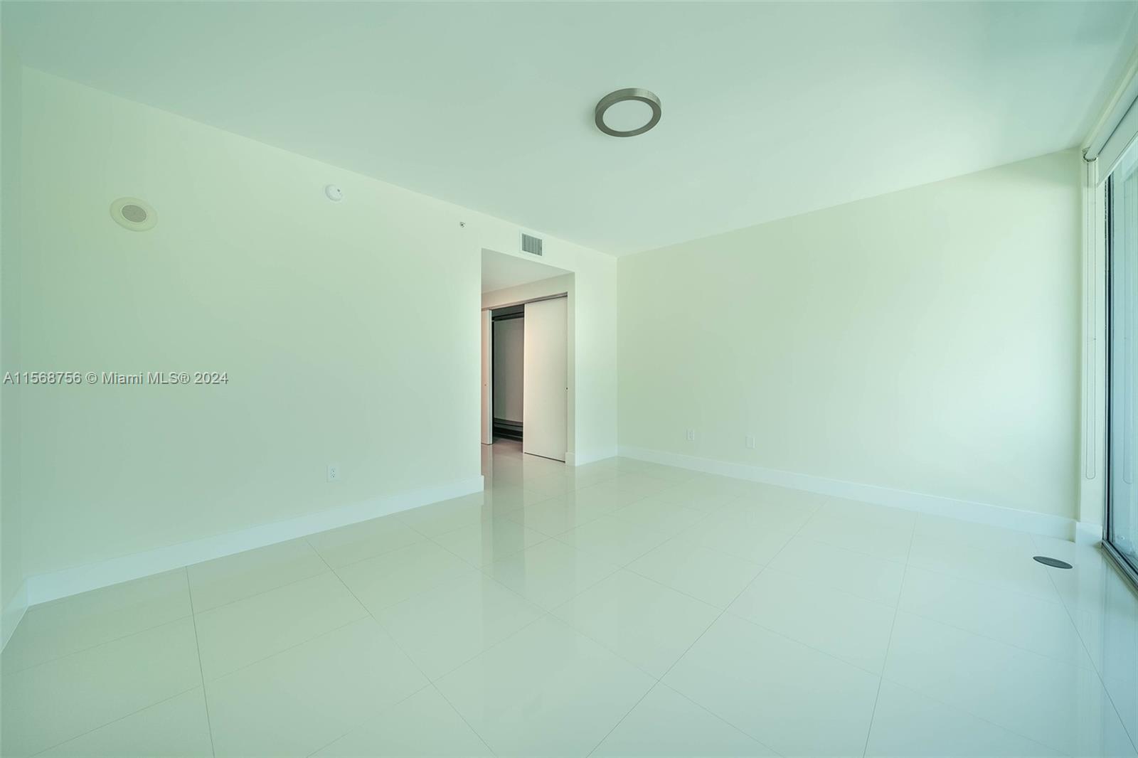 2950 NE 188th St 140, Aventura, Florida 33180, 2 Bedrooms Bedrooms, ,3 BathroomsBathrooms,Residentiallease,For Rent,2950 NE 188th St 140,A11568756