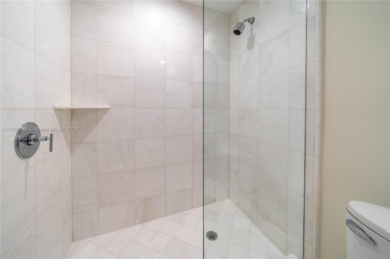 2950 NE 188th St 140, Aventura, Florida 33180, 2 Bedrooms Bedrooms, ,3 BathroomsBathrooms,Residentiallease,For Rent,2950 NE 188th St 140,A11568756