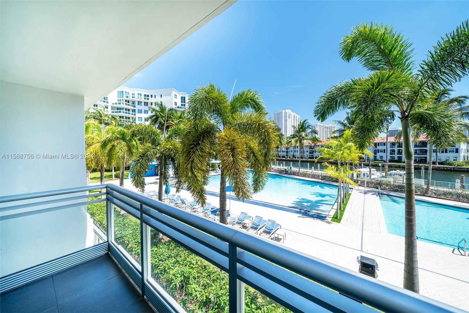 2950 NE 188th St 140, Aventura, Florida 33180, 2 Bedrooms Bedrooms, ,3 BathroomsBathrooms,Residentiallease,For Rent,2950 NE 188th St 140,A11568756