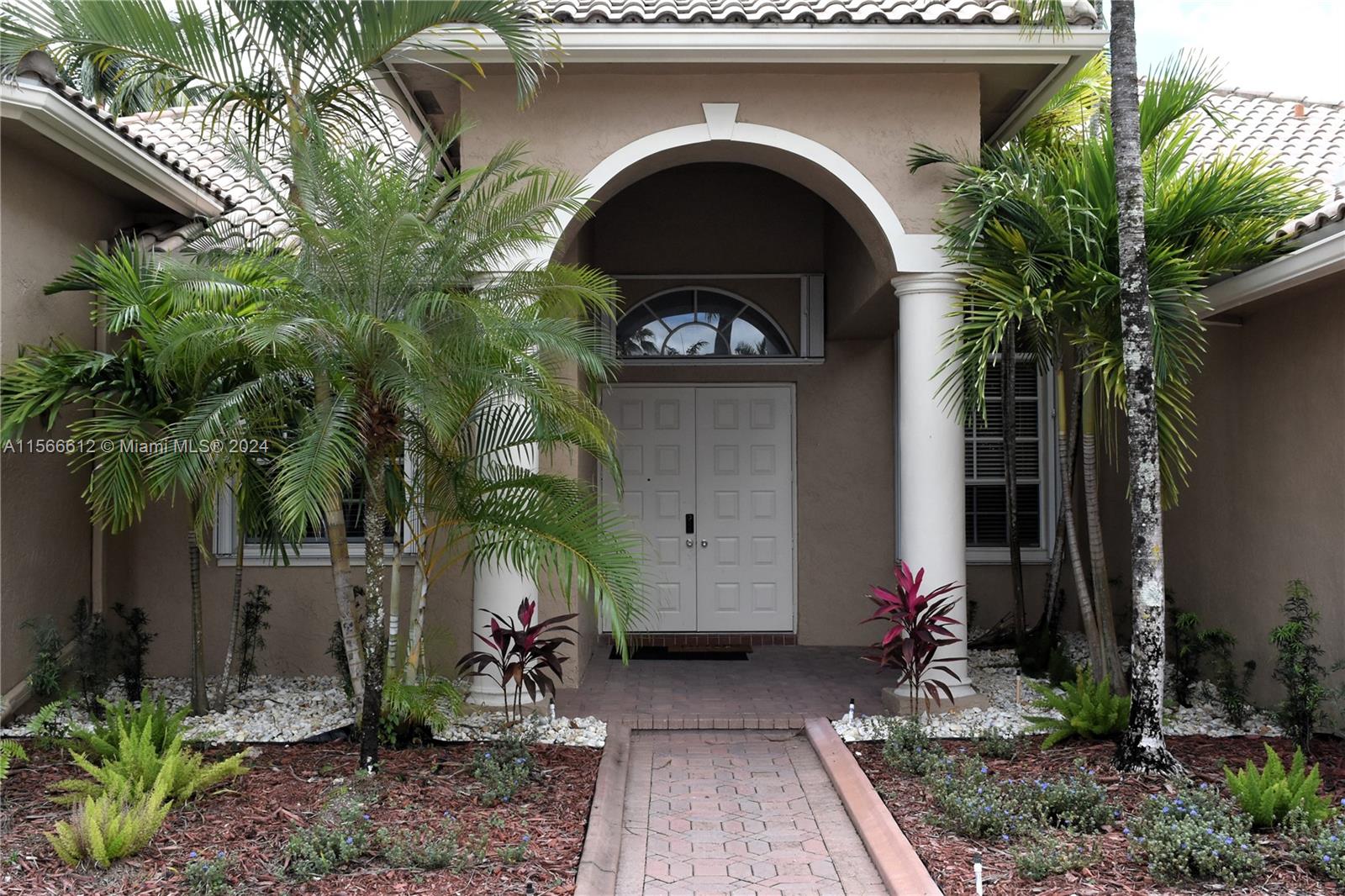 13762 NW 18th Ct, Pembroke Pines, Florida 33028, 4 Bedrooms Bedrooms, ,3 BathroomsBathrooms,Residentiallease,For Rent,13762 NW 18th Ct,A11566612