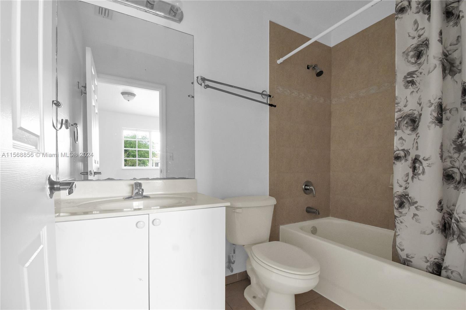 13958 SW 260th St 101, Homestead, Florida 33032, 2 Bedrooms Bedrooms, ,2 BathroomsBathrooms,Residentiallease,For Rent,13958 SW 260th St 101,A11568856