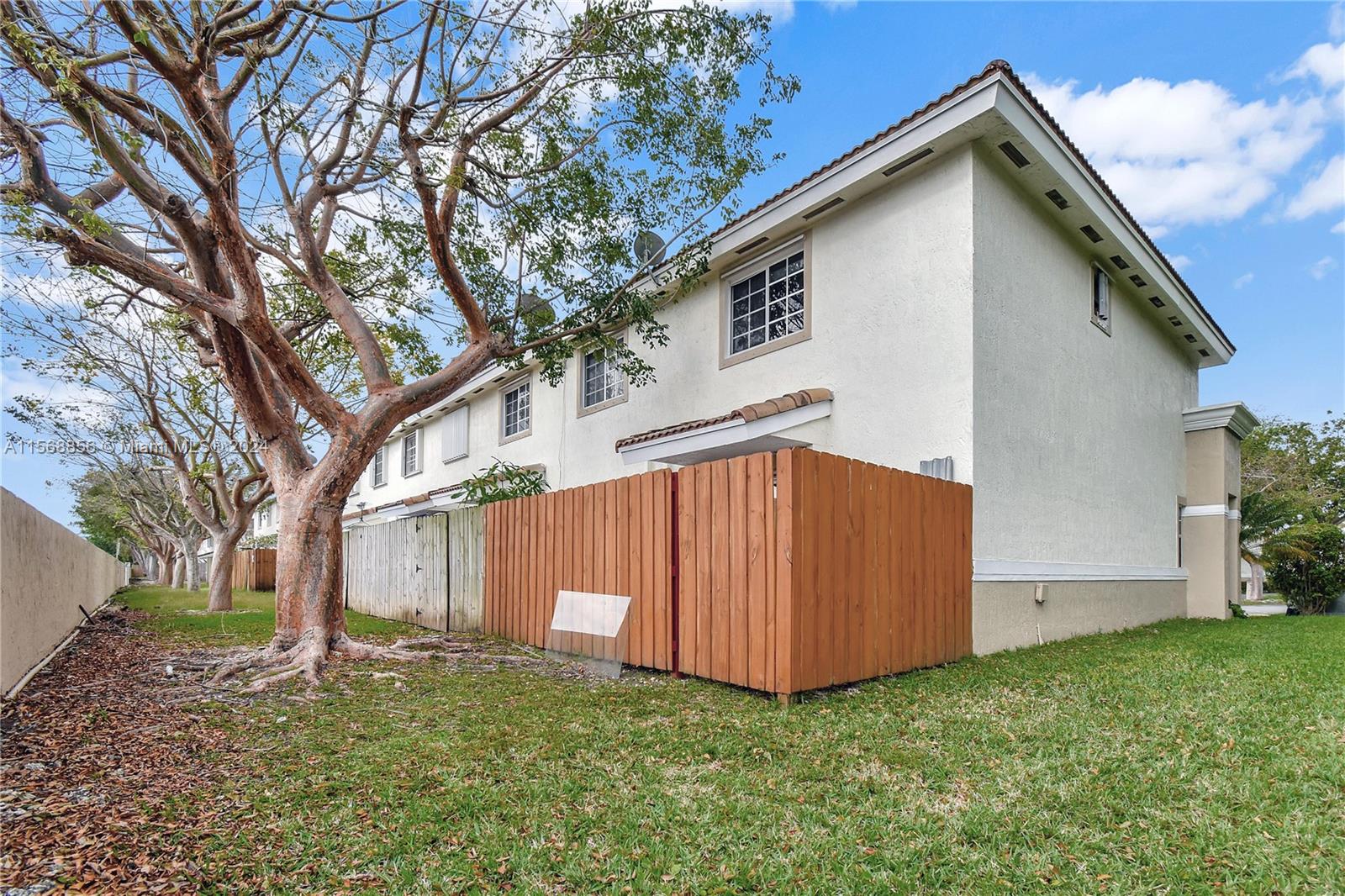 13958 SW 260th St 101, Homestead, Florida 33032, 2 Bedrooms Bedrooms, ,2 BathroomsBathrooms,Residentiallease,For Rent,13958 SW 260th St 101,A11568856