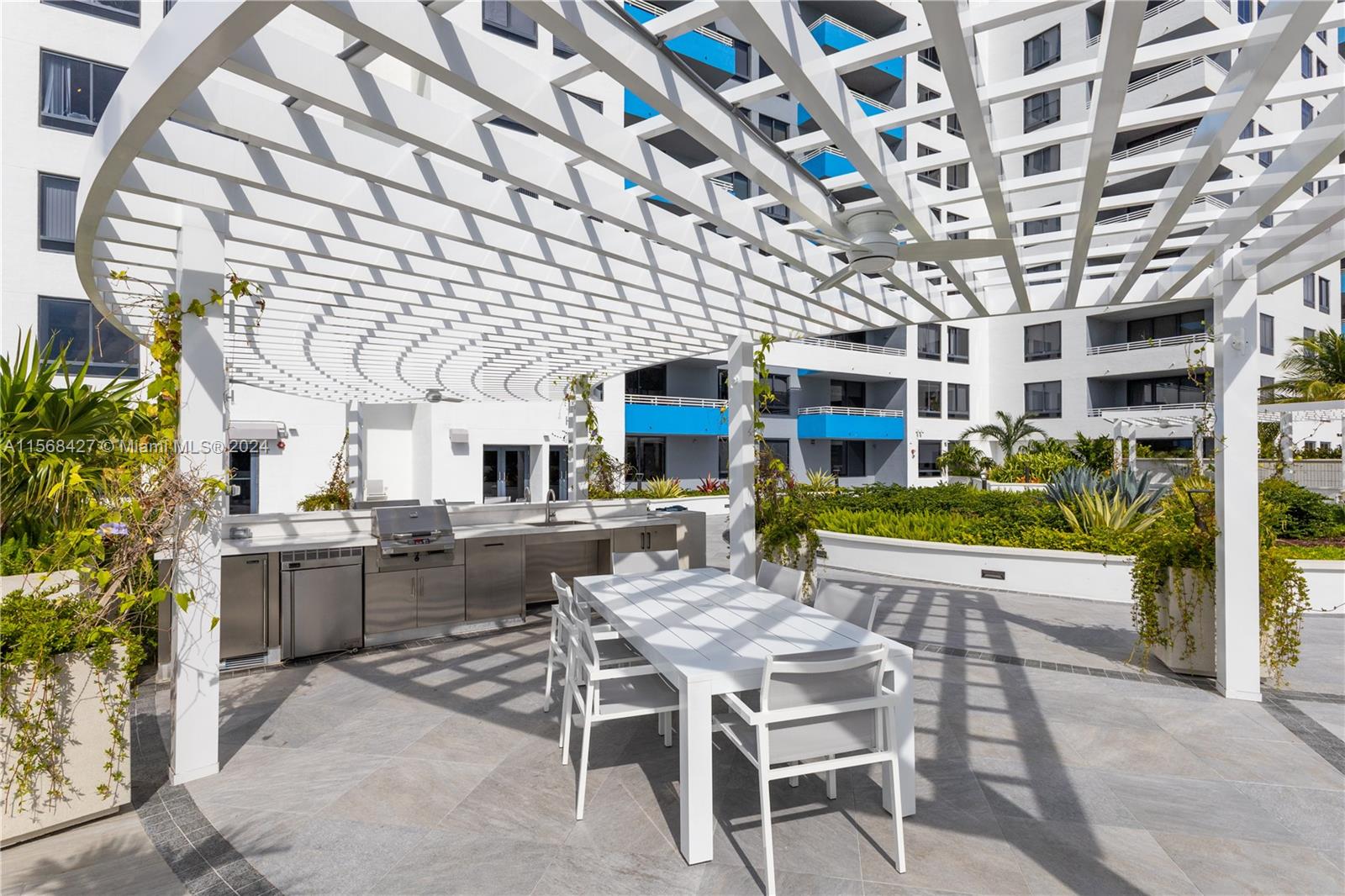 1330 West Ave 411, Miami Beach, Florida 33139, 2 Bedrooms Bedrooms, ,2 BathroomsBathrooms,Residential,For Sale,1330 West Ave 411,A11568427