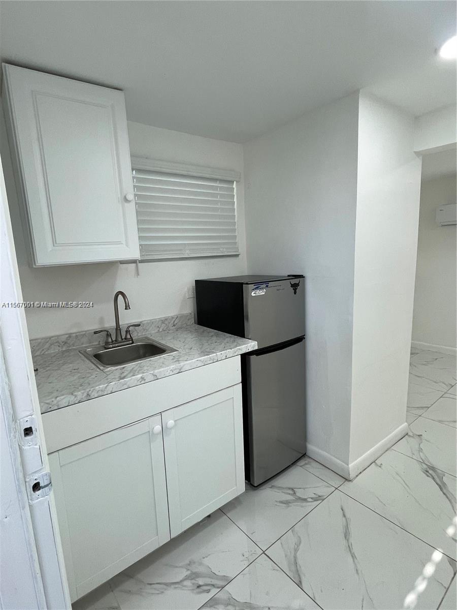 760 NE 168th St, North Miami Beach, Florida 33162, 1 Bedroom Bedrooms, ,1 BathroomBathrooms,Residentiallease,For Rent,760 NE 168th St,A11567001