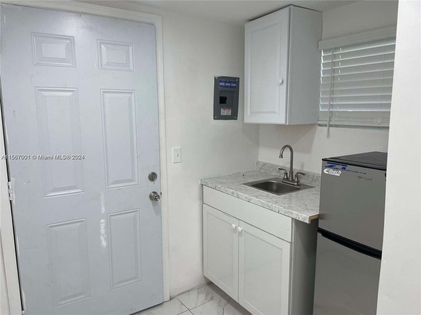 760 NE 168th St, North Miami Beach, Florida 33162, 1 Bedroom Bedrooms, ,1 BathroomBathrooms,Residentiallease,For Rent,760 NE 168th St,A11567001
