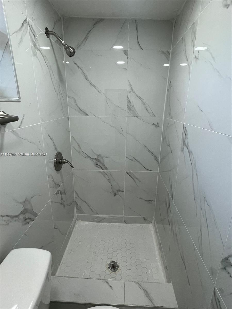 760 NE 168th St, North Miami Beach, Florida 33162, 1 Bedroom Bedrooms, ,1 BathroomBathrooms,Residentiallease,For Rent,760 NE 168th St,A11567001