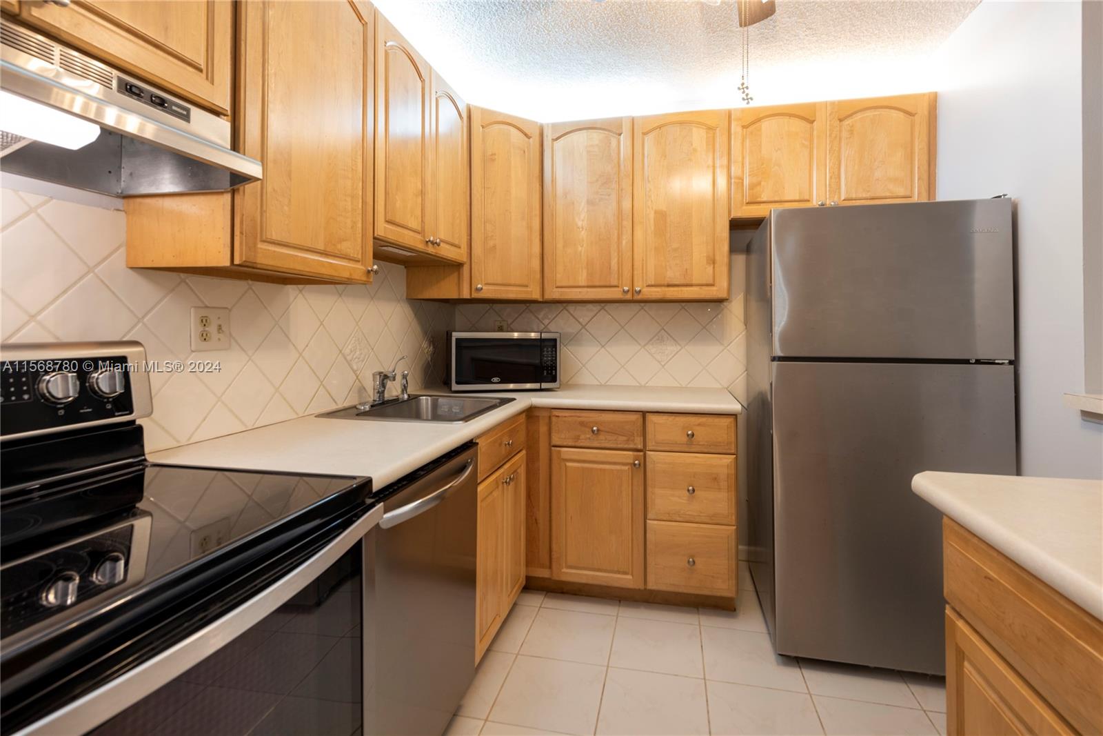 10789 W Clairmont Cir 107, Tamarac, Florida 33321, 2 Bedrooms Bedrooms, ,2 BathroomsBathrooms,Residential,For Sale,10789 W Clairmont Cir 107,A11568780