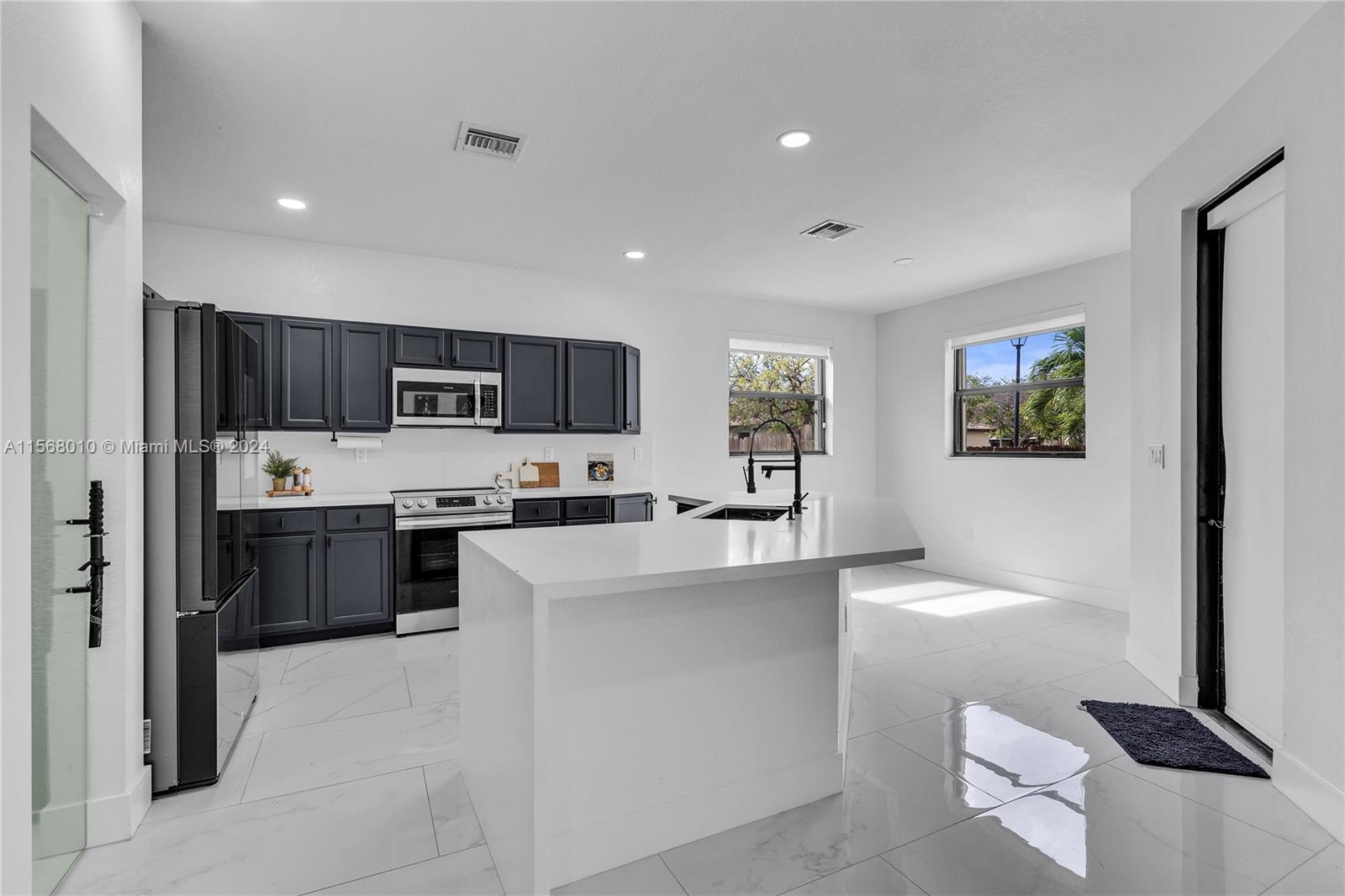 11495 SW 241st St 11495, Homestead, Florida 33032, 5 Bedrooms Bedrooms, ,3 BathroomsBathrooms,Residentiallease,For Rent,11495 SW 241st St 11495,A11568010