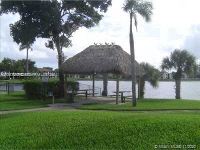 213 Lake Pointe Dr 105, Oakland Park, Florida 33309, 2 Bedrooms Bedrooms, ,2 BathroomsBathrooms,Residentiallease,For Rent,213 Lake Pointe Dr 105,A11567895
