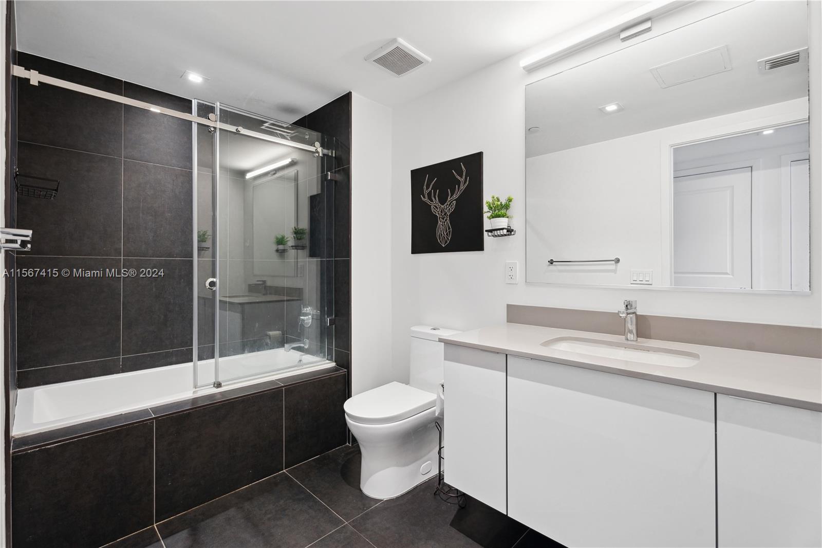 1600 NE 1st Ave 3303, Miami, Florida 33132, ,1 BathroomBathrooms,Residentiallease,For Rent,1600 NE 1st Ave 3303,A11567415