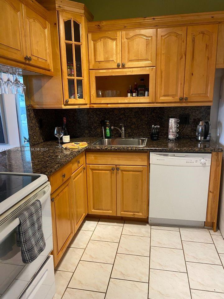 1801 S Ocean Dr PH43, Hallandale Beach, Florida 33009, 1 Bedroom Bedrooms, ,1 BathroomBathrooms,Residentiallease,For Rent,1801 S Ocean Dr PH43,A11568891