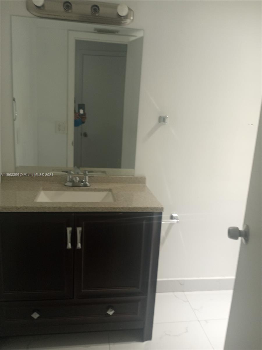 1401 NE 191st St D207, Miami, Florida 33179, 1 Bedroom Bedrooms, ,1 BathroomBathrooms,Residentiallease,For Rent,1401 NE 191st St D207,A11568896