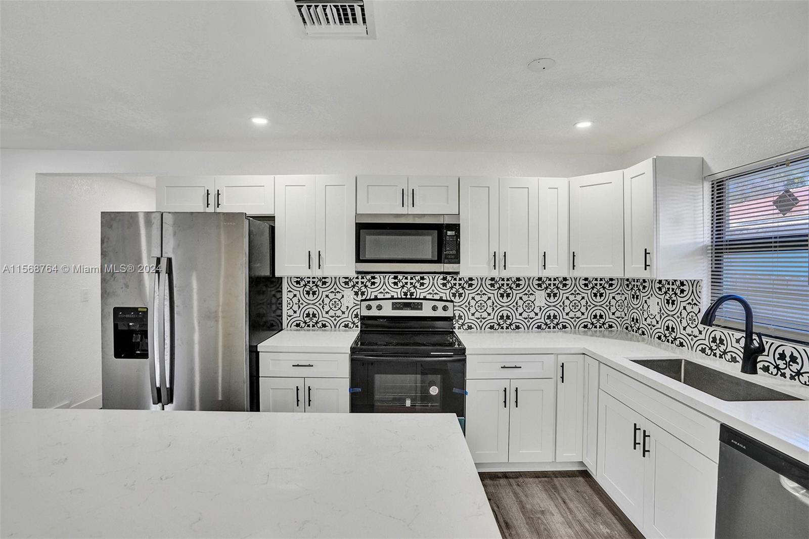 5749 SW 21st St, West Park, Florida 33023, 6 Bedrooms Bedrooms, ,4 BathroomsBathrooms,Residential,For Sale,5749 SW 21st St,A11568764