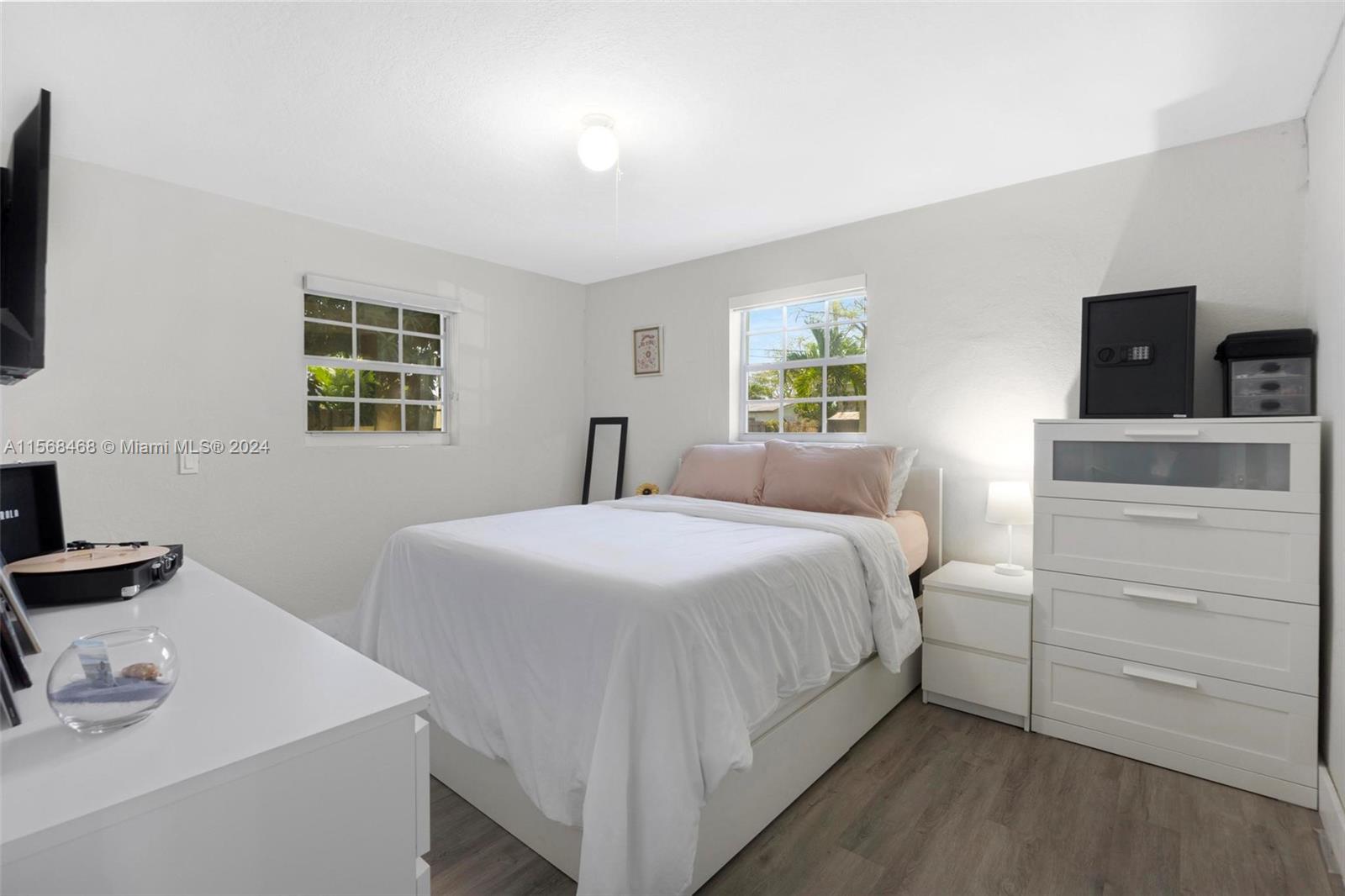 5910 NE 1st Ave, Oakland Park, Florida 33334, 3 Bedrooms Bedrooms, ,1 BathroomBathrooms,Residential,For Sale,5910 NE 1st Ave,A11568468