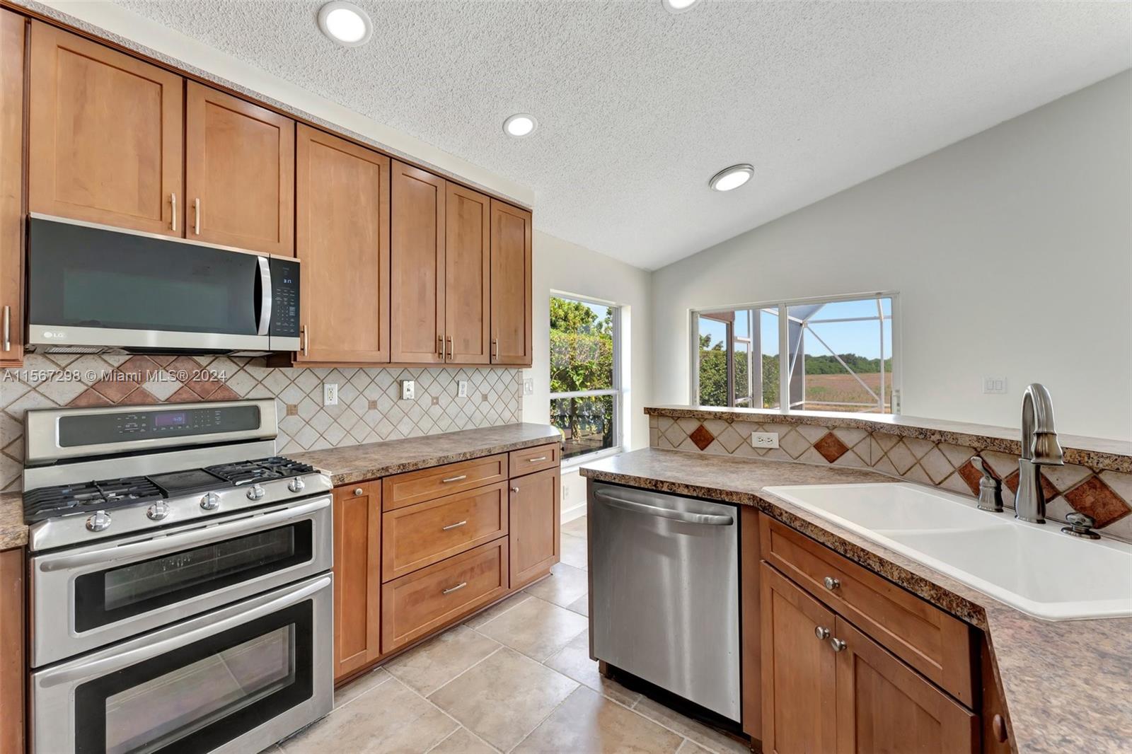 Listing Photo 8