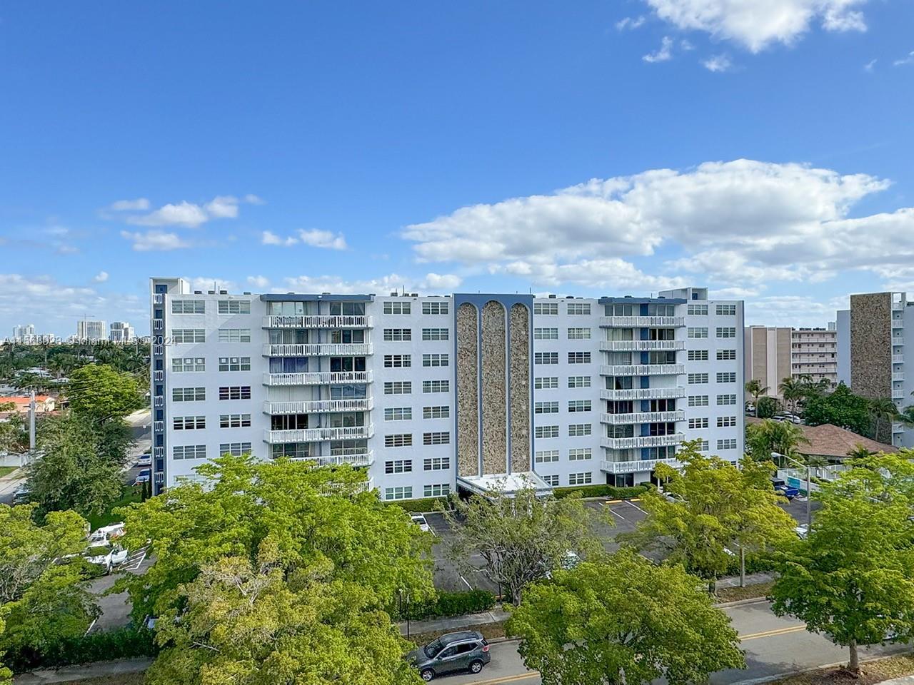400 NE 12th Ave 404, Hallandale Beach, Florida 33009, 2 Bedrooms Bedrooms, ,2 BathroomsBathrooms,Residential,For Sale,400 NE 12th Ave 404,A11568923