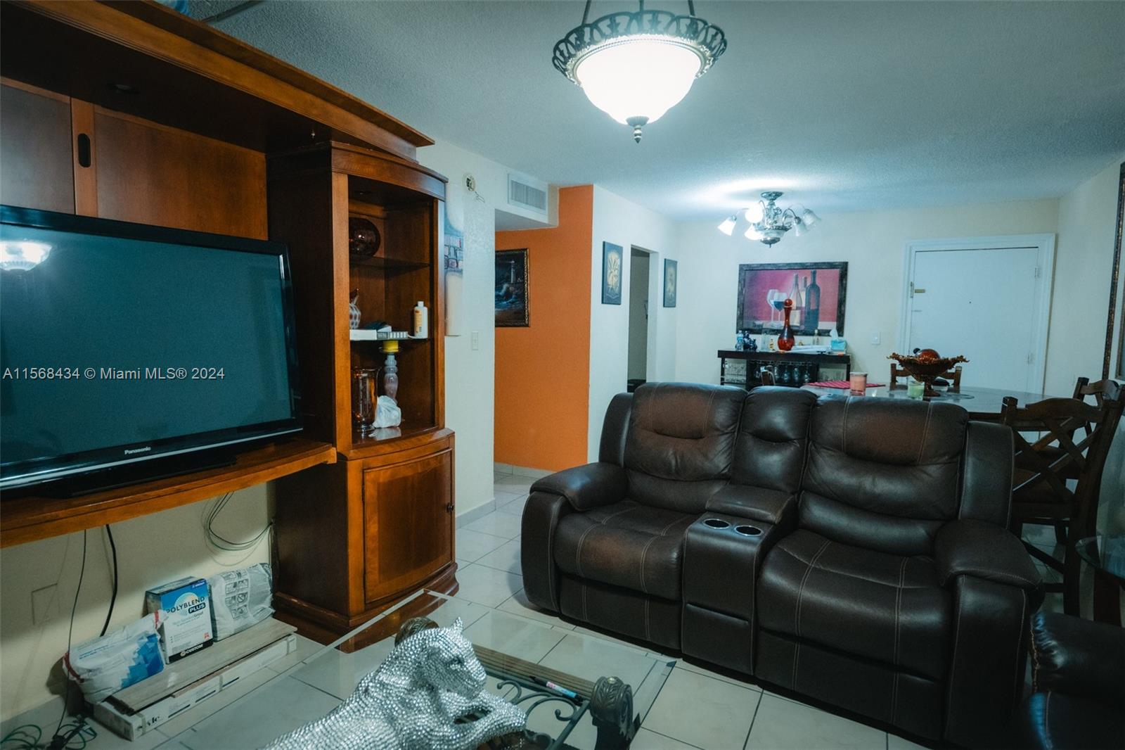 606 W 81st 305, Hialeah, Florida 33014, 2 Bedrooms Bedrooms, ,1 BathroomBathrooms,Residential,For Sale,606 W 81st 305,A11568434