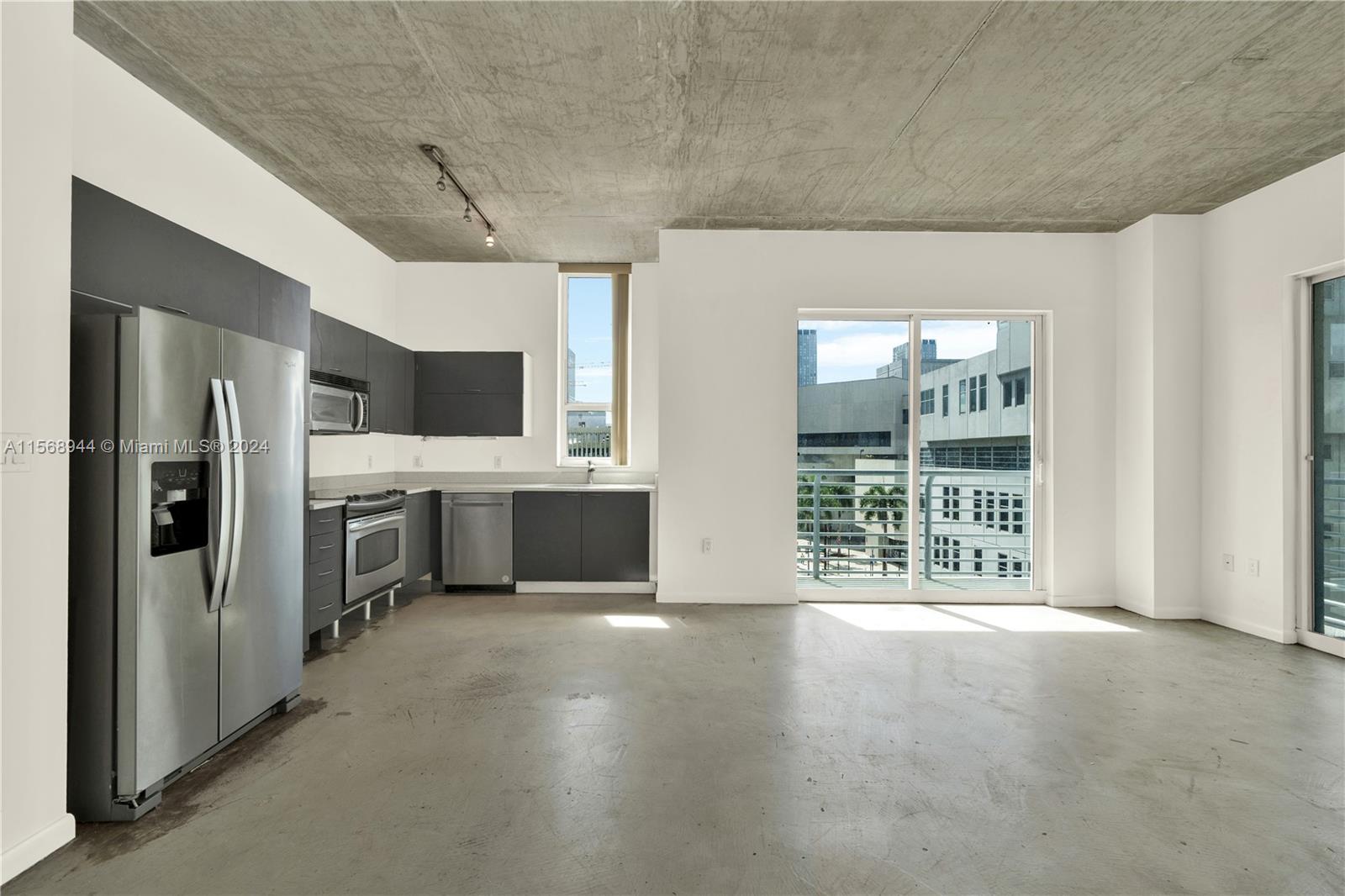 234 NE 3rd St 601, Miami, Florida 33132, 2 Bedrooms Bedrooms, ,2 BathroomsBathrooms,Residentiallease,For Rent,234 NE 3rd St 601,A11568944