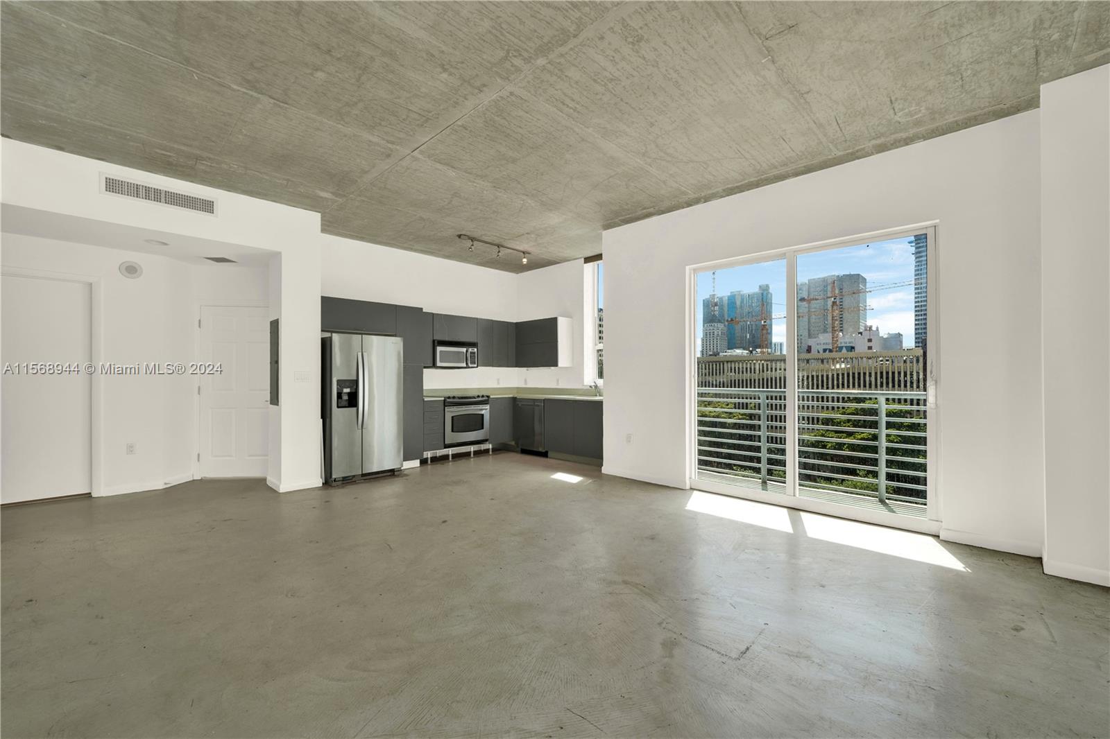 234 NE 3rd St 601, Miami, Florida 33132, 2 Bedrooms Bedrooms, ,2 BathroomsBathrooms,Residentiallease,For Rent,234 NE 3rd St 601,A11568944