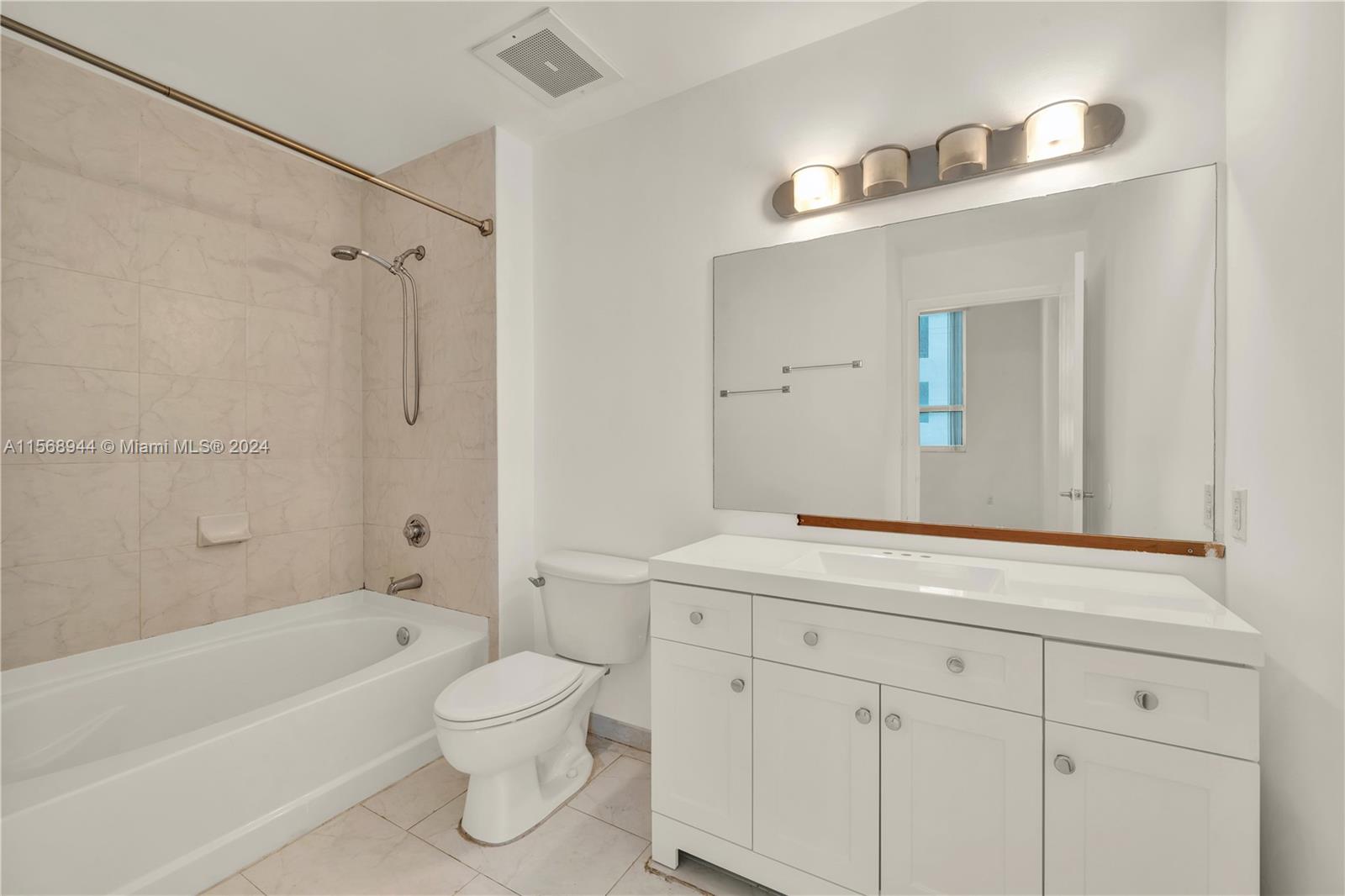 234 NE 3rd St 601, Miami, Florida 33132, 2 Bedrooms Bedrooms, ,2 BathroomsBathrooms,Residentiallease,For Rent,234 NE 3rd St 601,A11568944