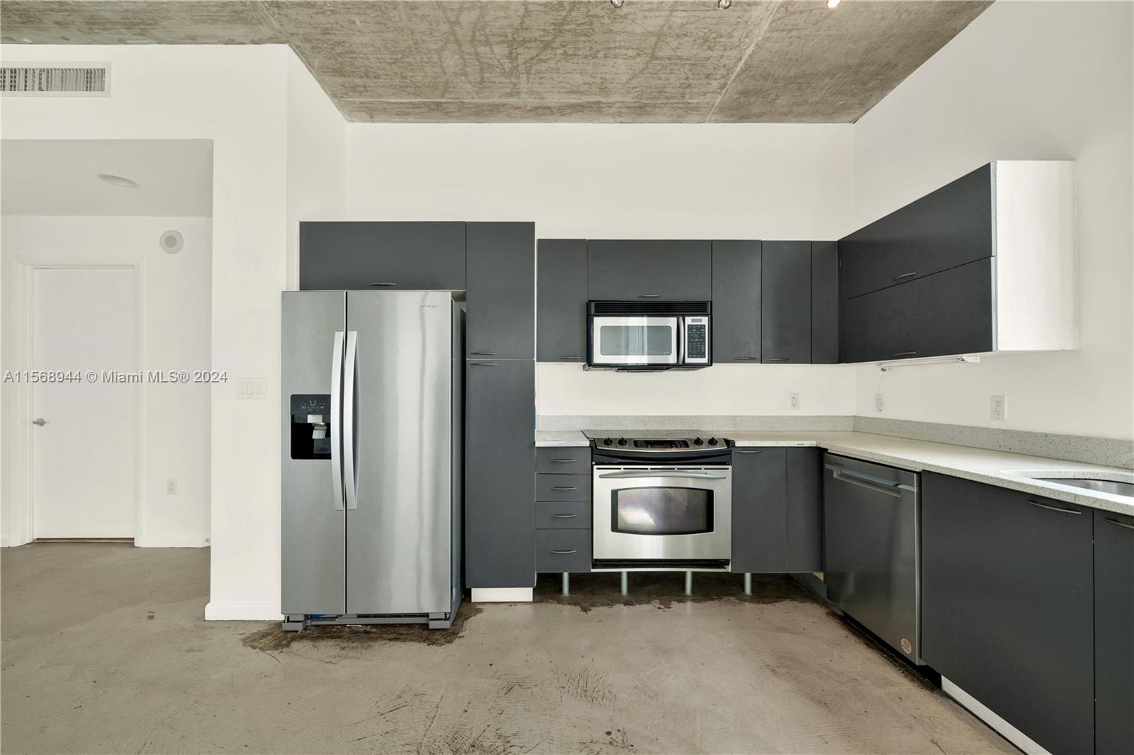234 NE 3rd St 601, Miami, Florida 33132, 2 Bedrooms Bedrooms, ,2 BathroomsBathrooms,Residentiallease,For Rent,234 NE 3rd St 601,A11568944