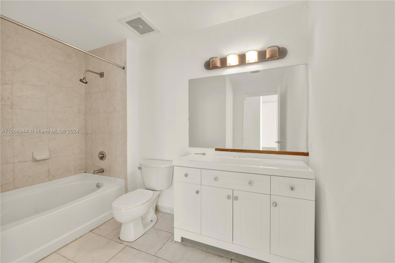 234 NE 3rd St 601, Miami, Florida 33132, 2 Bedrooms Bedrooms, ,2 BathroomsBathrooms,Residentiallease,For Rent,234 NE 3rd St 601,A11568944