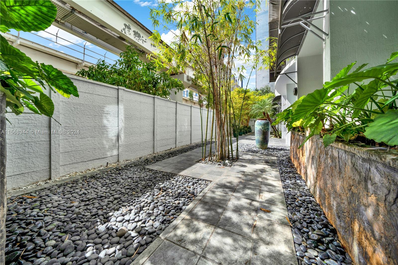 234 NE 3rd St 601, Miami, Florida 33132, 2 Bedrooms Bedrooms, ,2 BathroomsBathrooms,Residentiallease,For Rent,234 NE 3rd St 601,A11568944