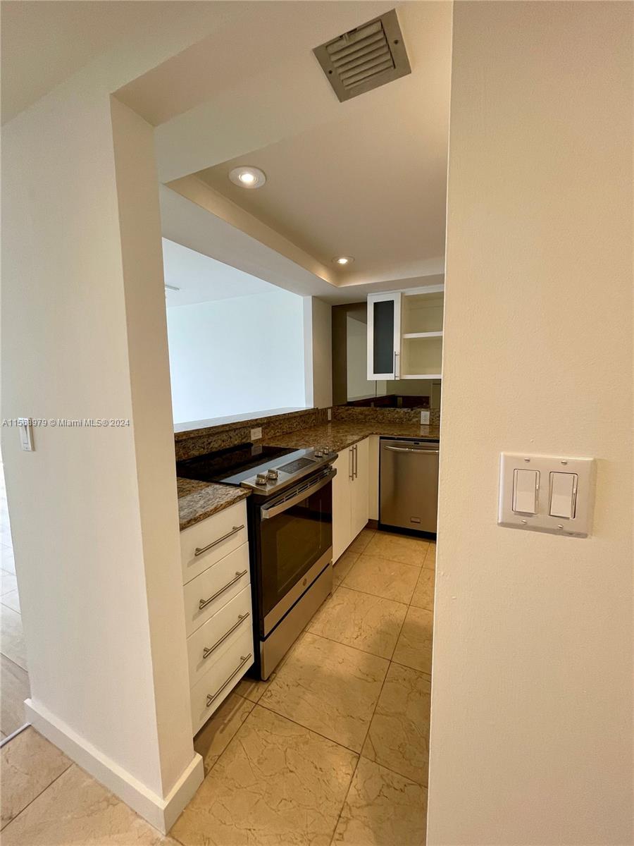 11 Island Ave 1103, Miami Beach, Florida 33139, 1 Bedroom Bedrooms, ,1 BathroomBathrooms,Residentiallease,For Rent,11 Island Ave 1103,A11568979