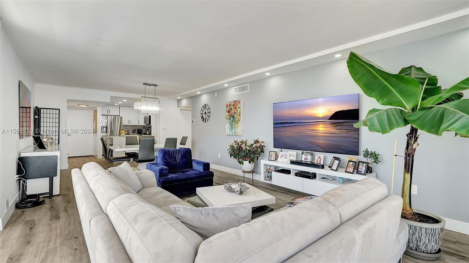 3701 N Country Club Dr 903, Aventura, Florida 33180, 2 Bedrooms Bedrooms, ,2 BathroomsBathrooms,Residential,For Sale,3701 N Country Club Dr 903,A11568939