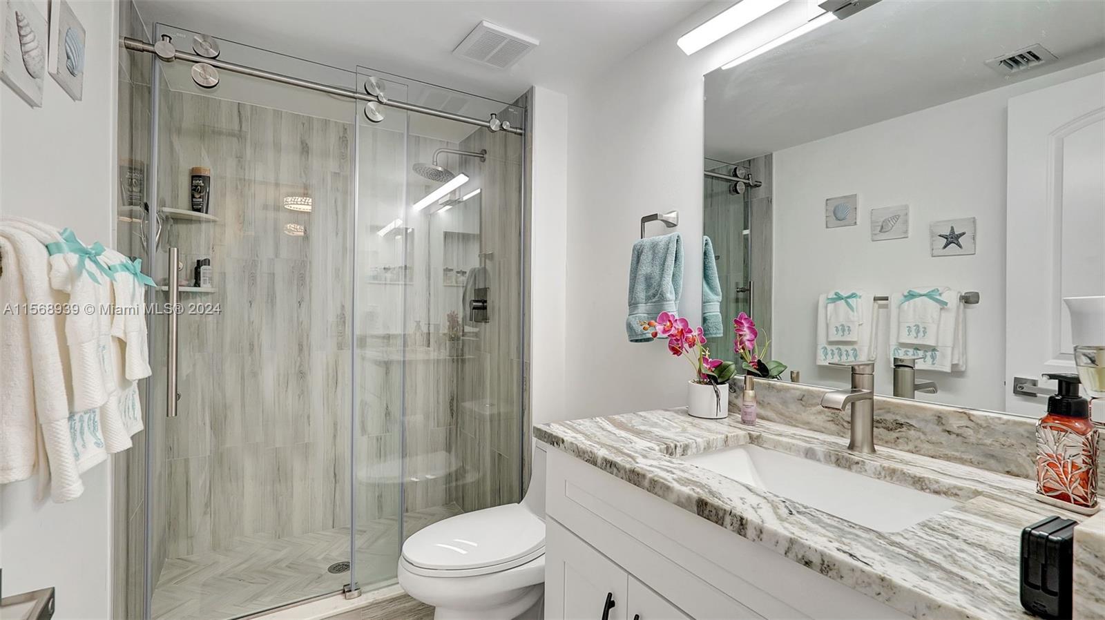 3701 N Country Club Dr 903, Aventura, Florida 33180, 2 Bedrooms Bedrooms, ,2 BathroomsBathrooms,Residential,For Sale,3701 N Country Club Dr 903,A11568939