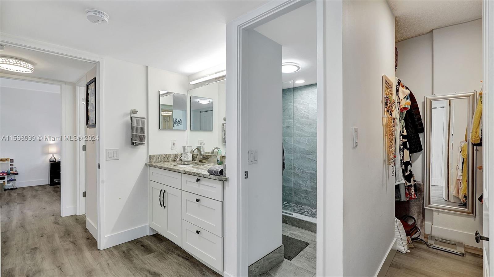 3701 N Country Club Dr 903, Aventura, Florida 33180, 2 Bedrooms Bedrooms, ,2 BathroomsBathrooms,Residential,For Sale,3701 N Country Club Dr 903,A11568939