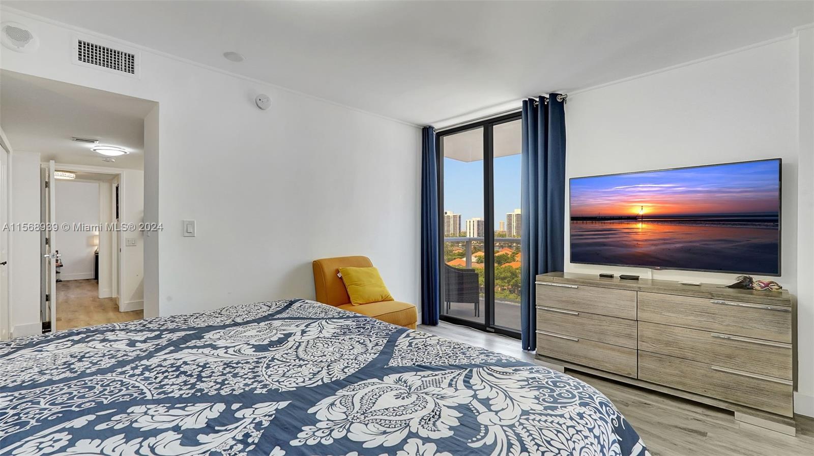 3701 N Country Club Dr 903, Aventura, Florida 33180, 2 Bedrooms Bedrooms, ,2 BathroomsBathrooms,Residential,For Sale,3701 N Country Club Dr 903,A11568939