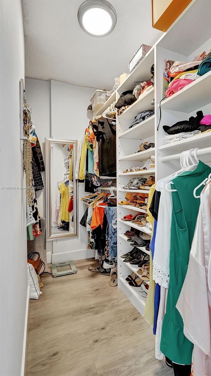 3701 N Country Club Dr 903, Aventura, Florida 33180, 2 Bedrooms Bedrooms, ,2 BathroomsBathrooms,Residential,For Sale,3701 N Country Club Dr 903,A11568939