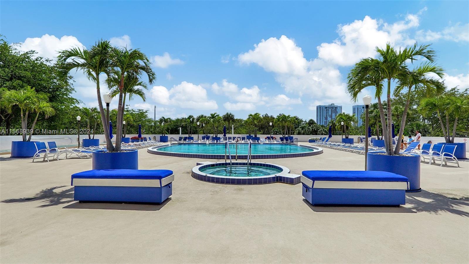 3701 N Country Club Dr 903, Aventura, Florida 33180, 2 Bedrooms Bedrooms, ,2 BathroomsBathrooms,Residential,For Sale,3701 N Country Club Dr 903,A11568939