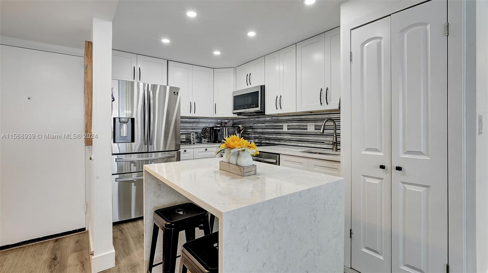 3701 N Country Club Dr 903, Aventura, Florida 33180, 2 Bedrooms Bedrooms, ,2 BathroomsBathrooms,Residential,For Sale,3701 N Country Club Dr 903,A11568939