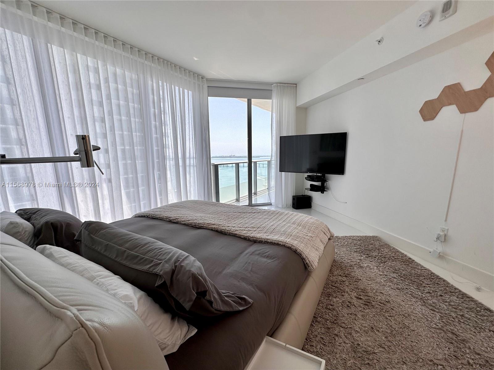 Gorgeous 3-Bed, 2.5 Bath corner unit in the vibrant neighborhood of Brickell!
Enjoy striking views of the Biscayne Bay and Miami Skyline views. 
Brickell House is a 46-story condo building that offers State-of-the-art amenities: modern gym, spa, cabana pool, theater room, kids room,  roof-top pool with unobstructed bay & ocean views, 24 HR valet & concierge. Prime location, proximity to Bars, Restaurants, and Shops.
UNIT IS AVAILABLE UNTIL DECEMBER 2024