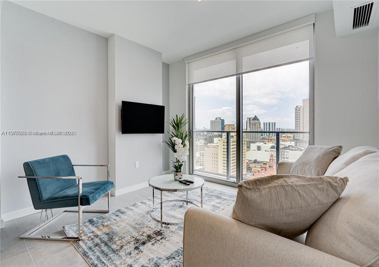 227 NE 2nd St 2205, Miami, Florida 33132, 1 Bedroom Bedrooms, ,1 BathroomBathrooms,Residentiallease,For Rent,227 NE 2nd St 2205,A11567523