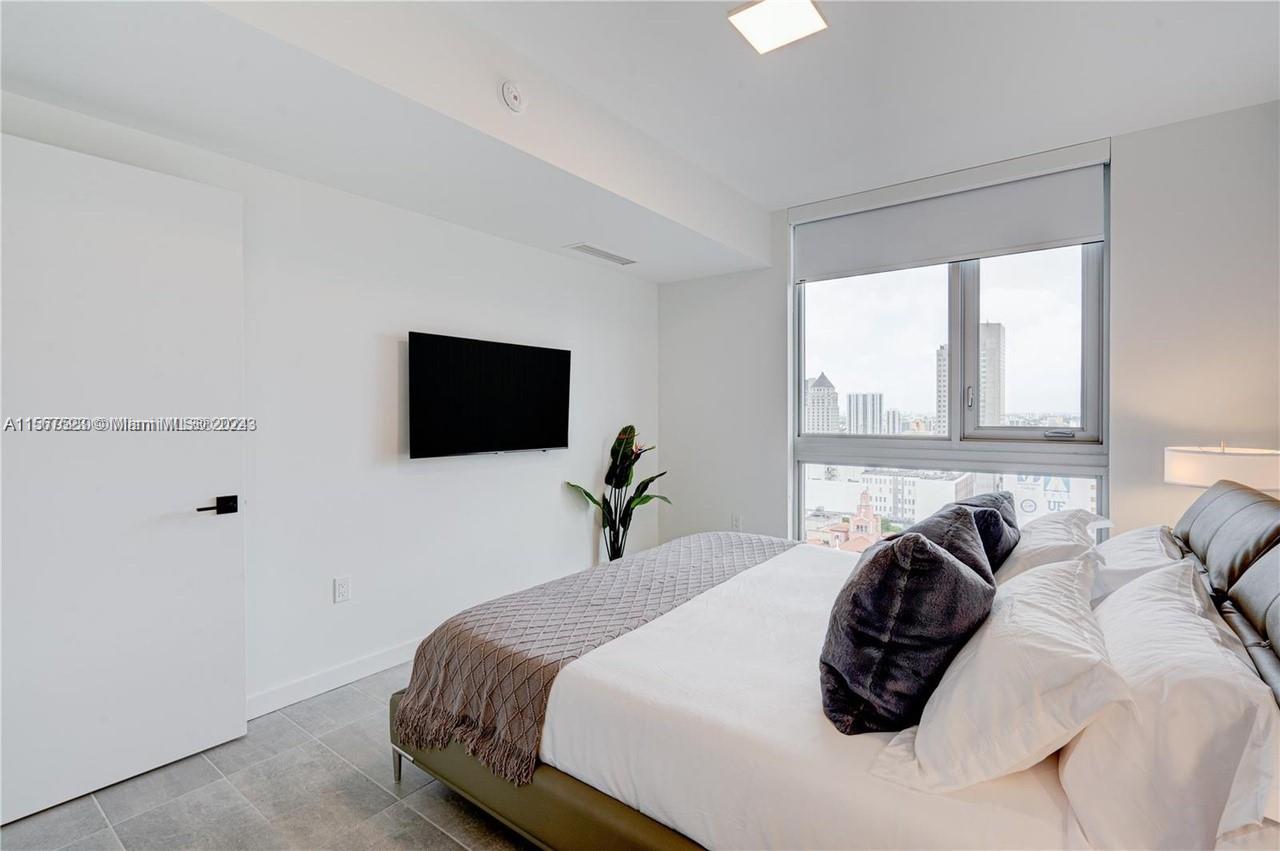 227 NE 2nd St 2205, Miami, Florida 33132, 1 Bedroom Bedrooms, ,1 BathroomBathrooms,Residentiallease,For Rent,227 NE 2nd St 2205,A11567523