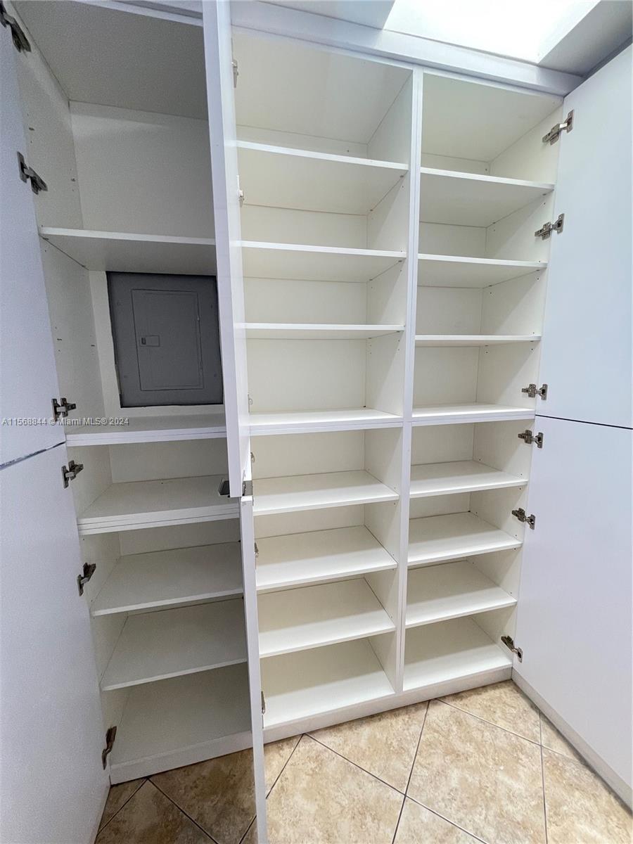 18310 NW 68th Ave D, Hialeah, Florida 33015, 1 Bedroom Bedrooms, ,1 BathroomBathrooms,Residentiallease,For Rent,18310 NW 68th Ave D,A11568844