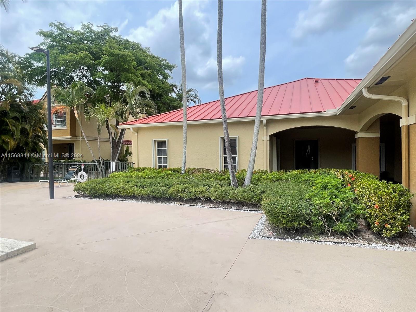 18310 NW 68th Ave D, Hialeah, Florida 33015, 1 Bedroom Bedrooms, ,1 BathroomBathrooms,Residentiallease,For Rent,18310 NW 68th Ave D,A11568844