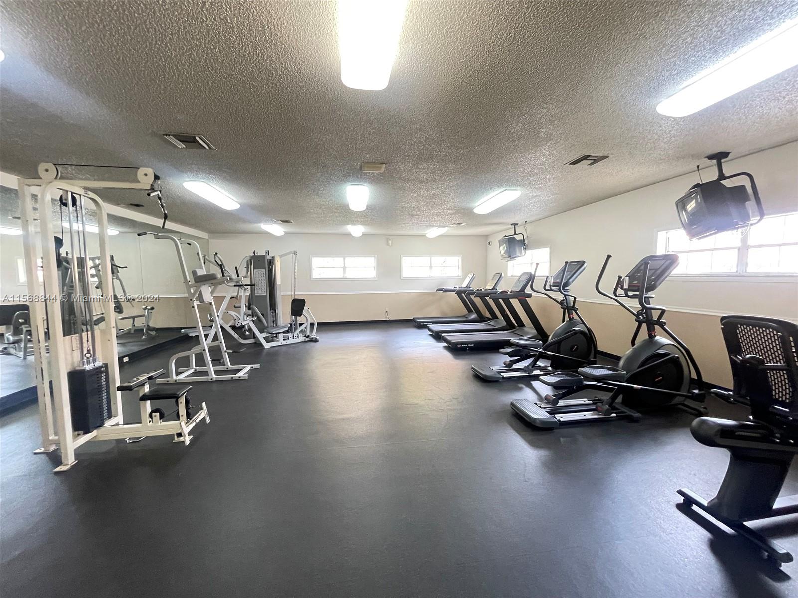 18310 NW 68th Ave D, Hialeah, Florida 33015, 1 Bedroom Bedrooms, ,1 BathroomBathrooms,Residentiallease,For Rent,18310 NW 68th Ave D,A11568844