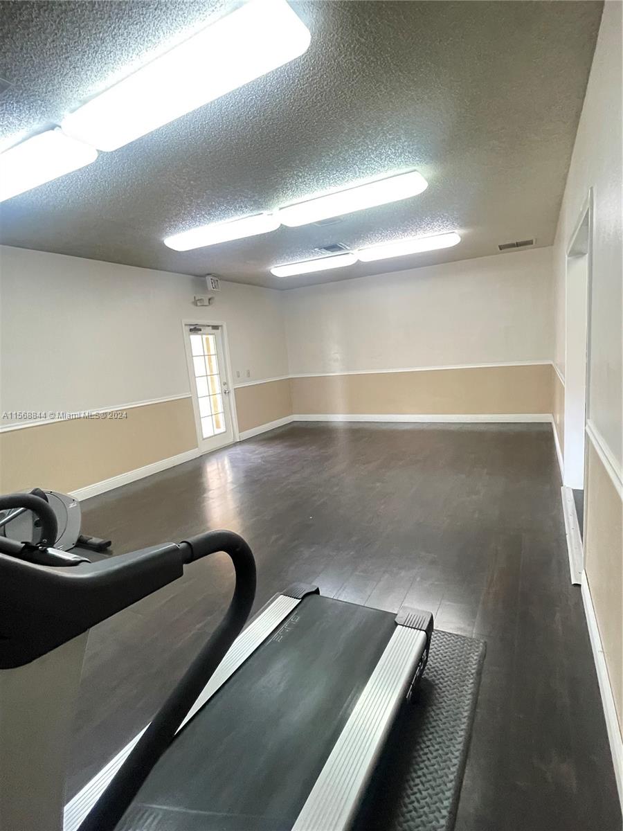 18310 NW 68th Ave D, Hialeah, Florida 33015, 1 Bedroom Bedrooms, ,1 BathroomBathrooms,Residentiallease,For Rent,18310 NW 68th Ave D,A11568844