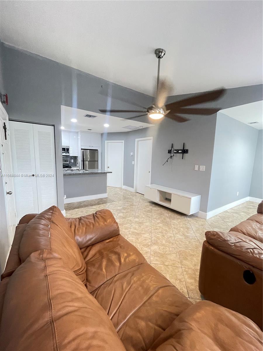 18310 NW 68th Ave D, Hialeah, Florida 33015, 1 Bedroom Bedrooms, ,1 BathroomBathrooms,Residentiallease,For Rent,18310 NW 68th Ave D,A11568844