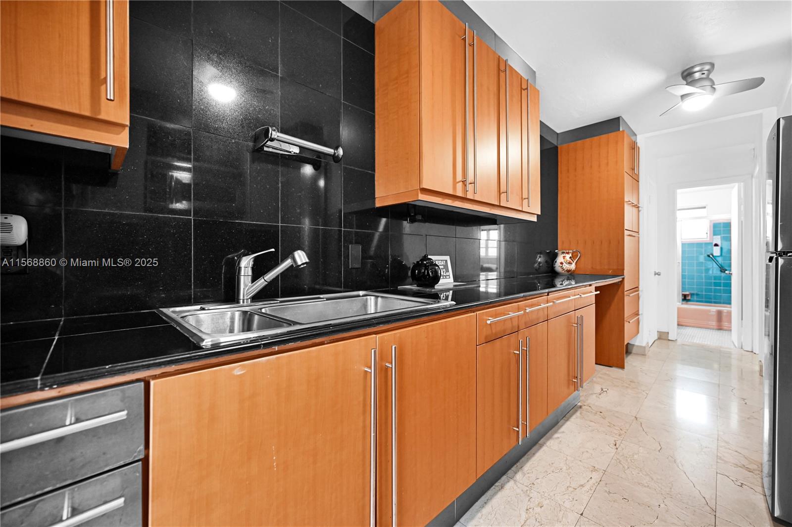 350 Collins Ave 210, Miami Beach, Florida 33139, 1 Bedroom Bedrooms, ,1 BathroomBathrooms,Residential,For Sale,350 Collins Ave 210,A11568860
